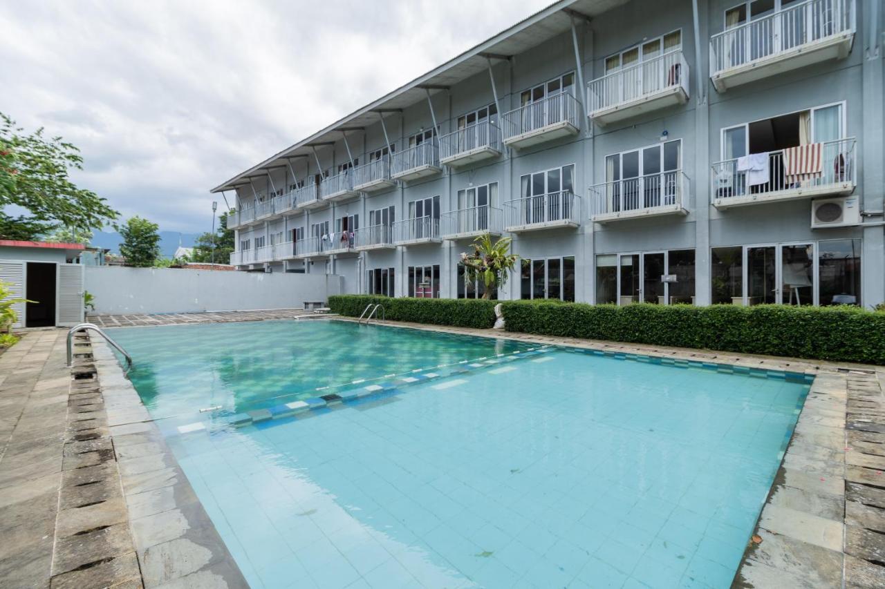 Sans Hotel Bogor Indah Nirwana Puncak Gadok Exterior foto